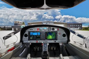 renowned commercial pilot training program